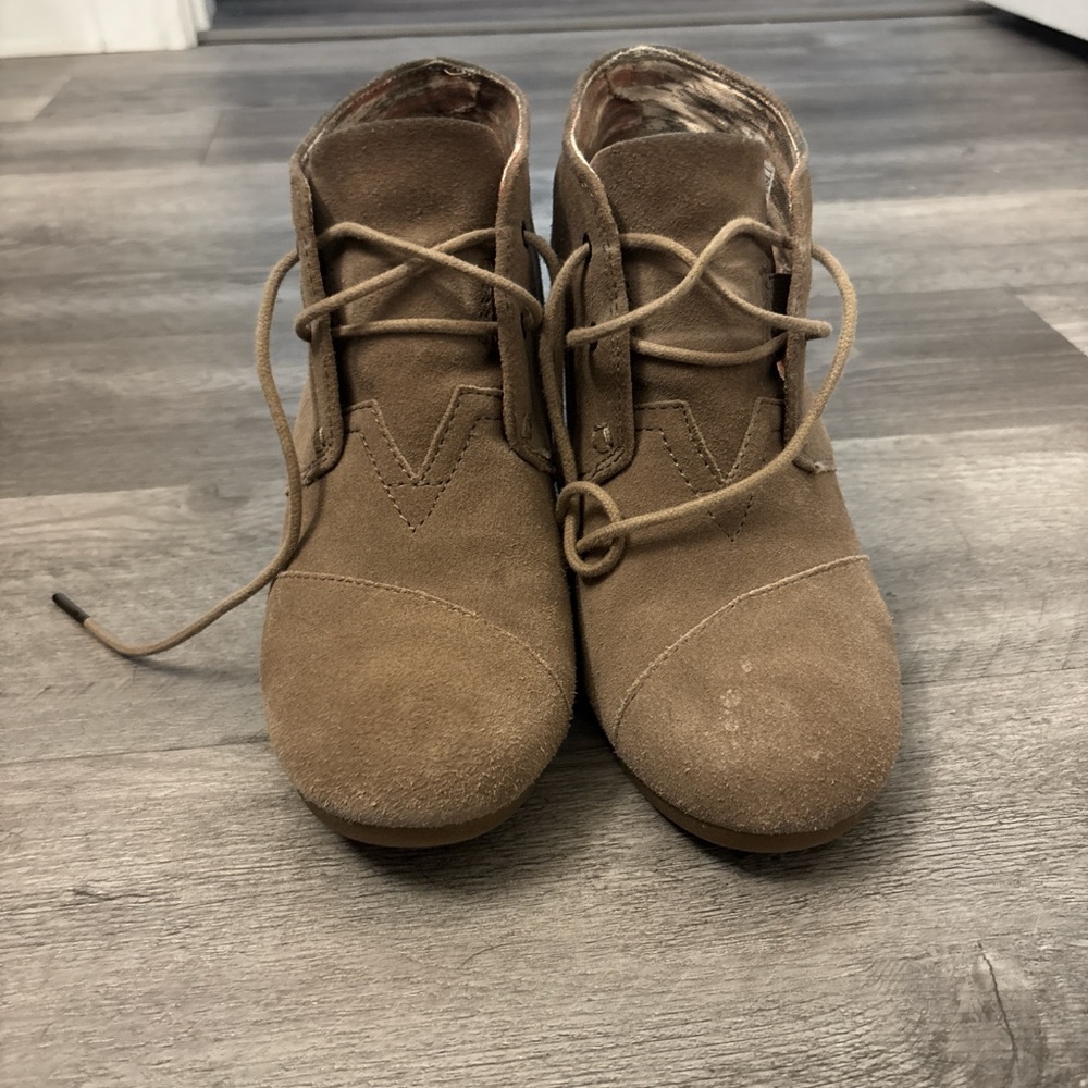 Toms Brown Lace Up Boots